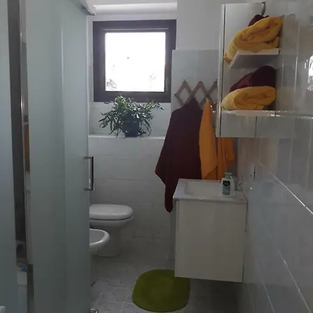 Camera Con Vista Holiday home Varese